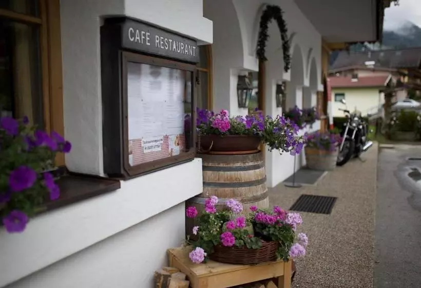 ユースホステル Zum Sepp