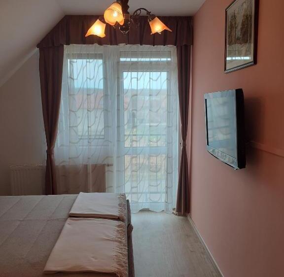 פנסיון Pacsirta Vendégház