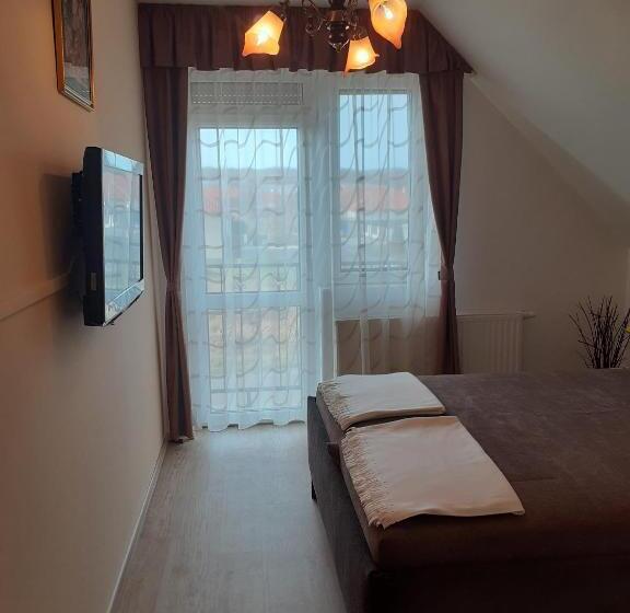 פנסיון Pacsirta Vendégház