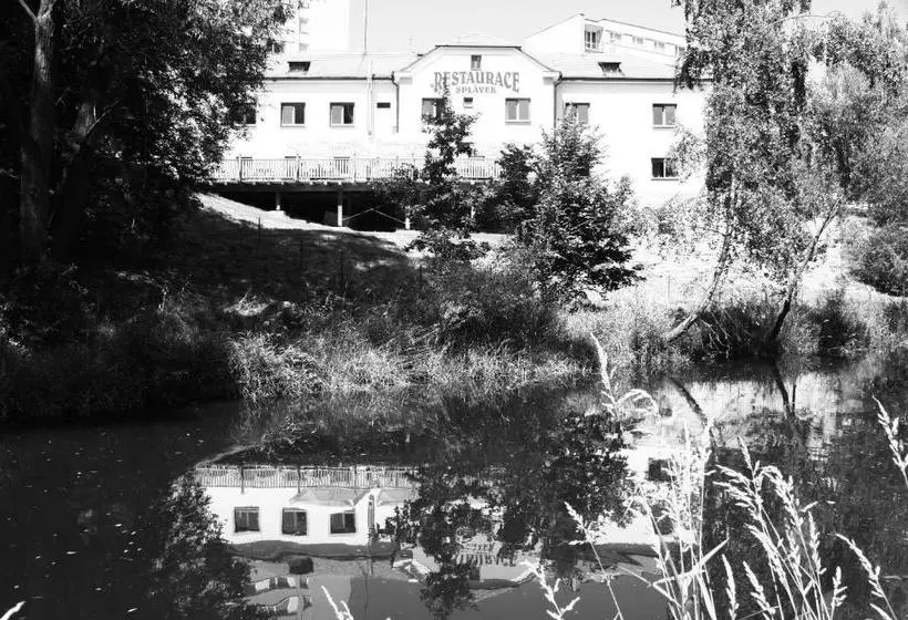 Majatalo S Restaurací Splávek