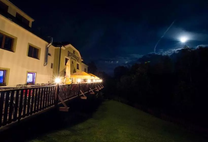 Majatalo S Restaurací Splávek