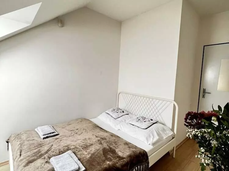 Majatalo Penzion Sofi