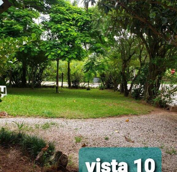 پانسیون Pousada Charle Brown