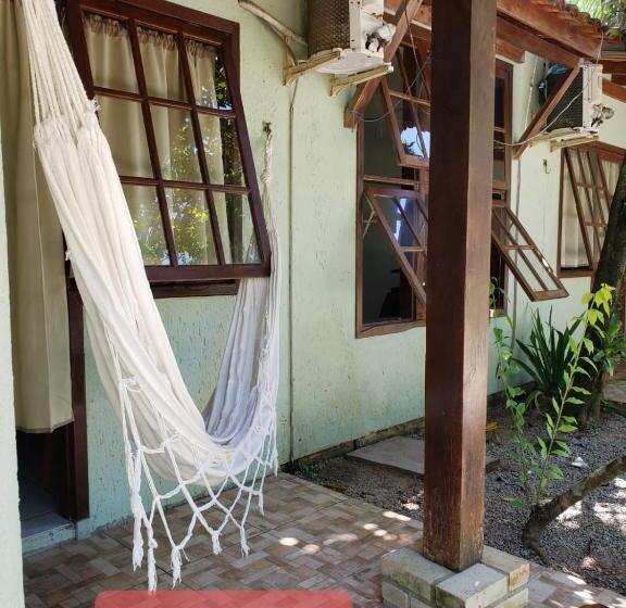 پانسیون Pousada Charle Brown