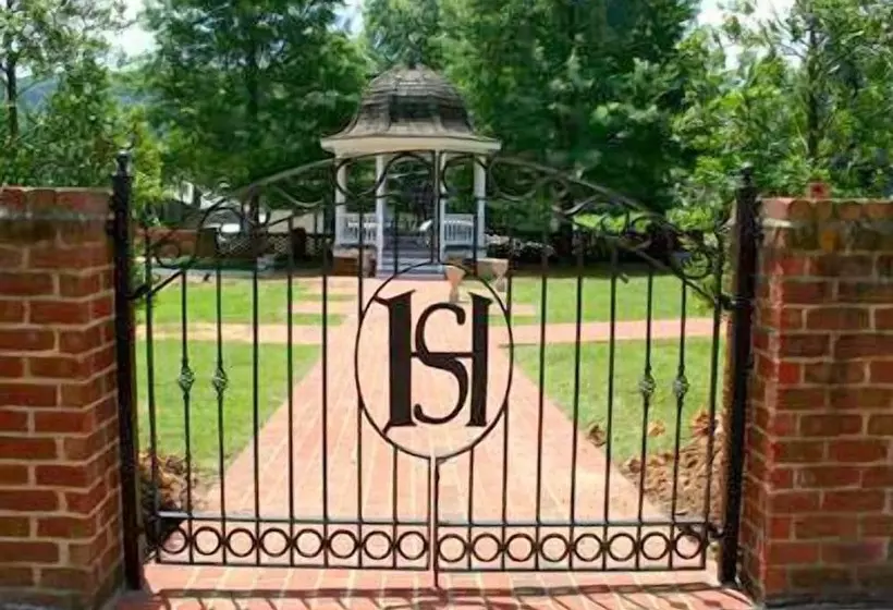 ユースホステル Hale Springs Inn