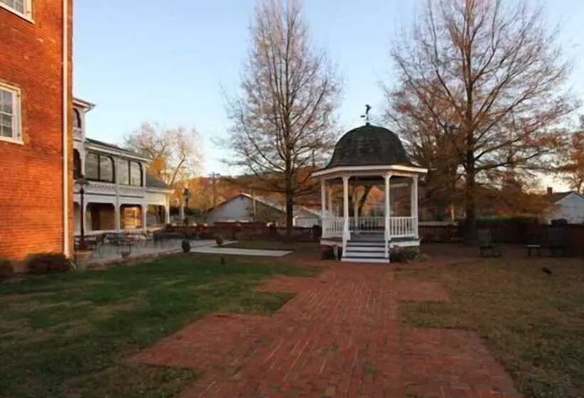 ユースホステル Hale Springs Inn