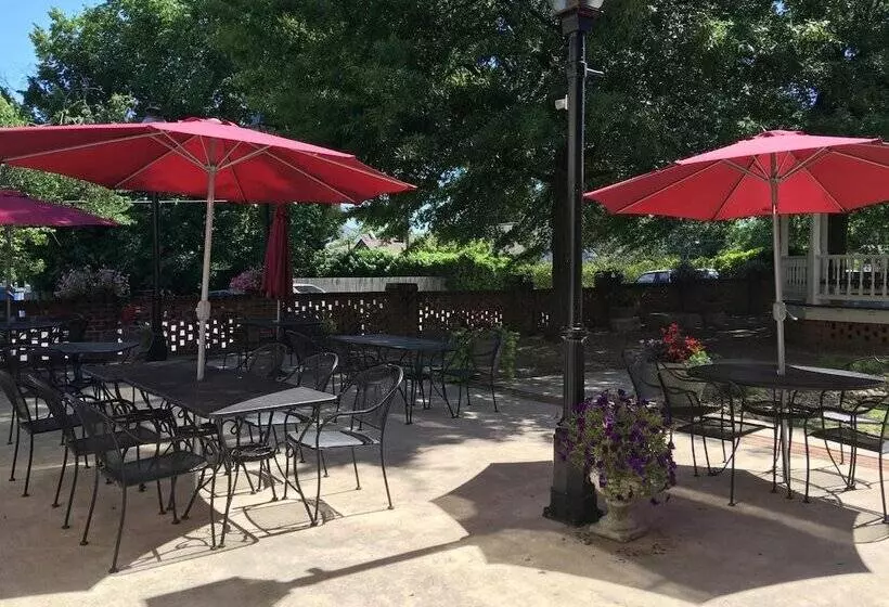 ユースホステル Hale Springs Inn