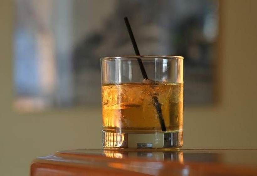 Общежитие Hale Springs Inn