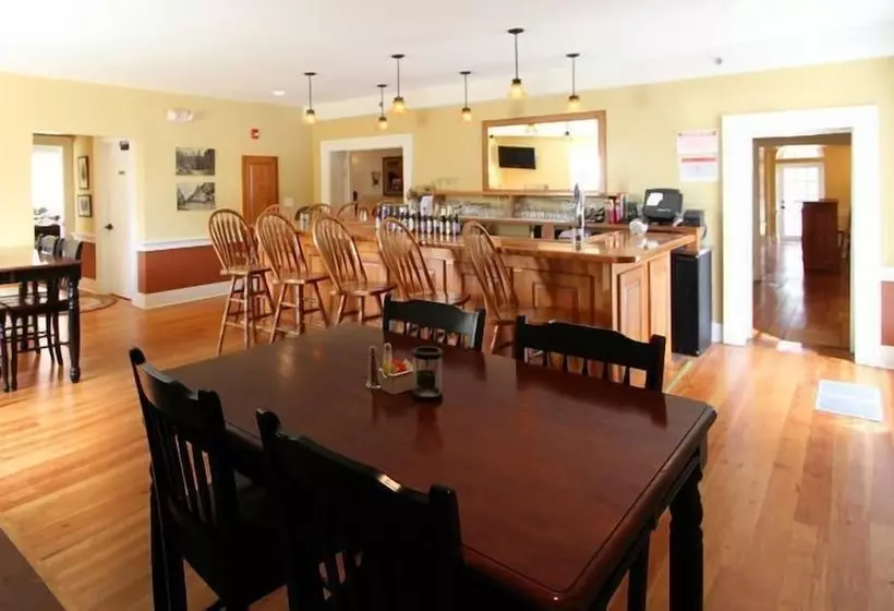 ユースホステル Hale Springs Inn