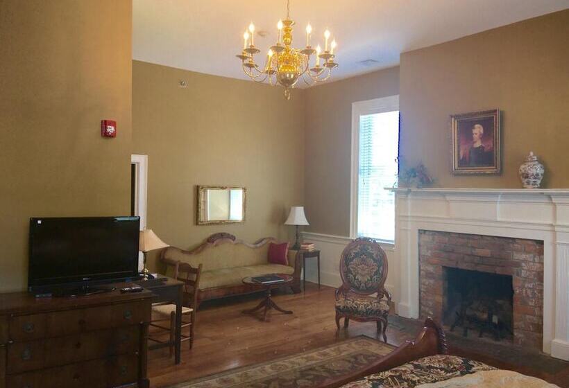 ユースホステル Hale Springs Inn