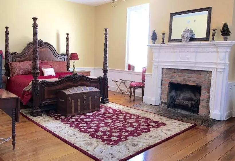 ユースホステル Hale Springs Inn