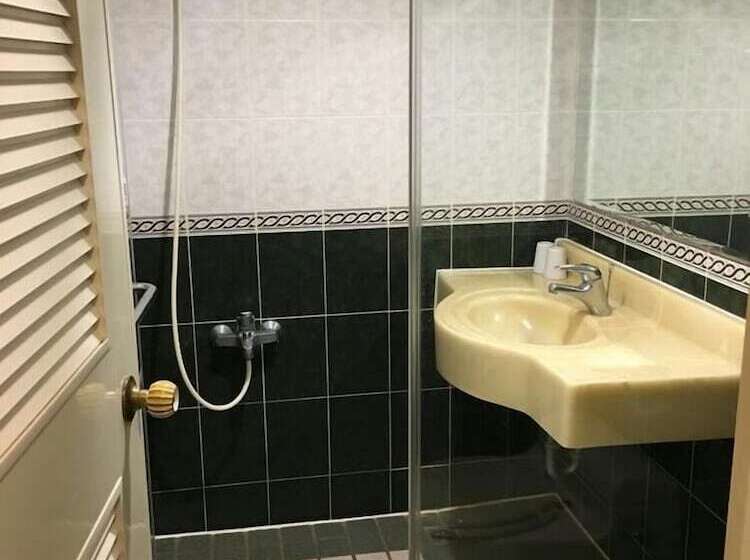 هتل کپسول Light Blue Hostel