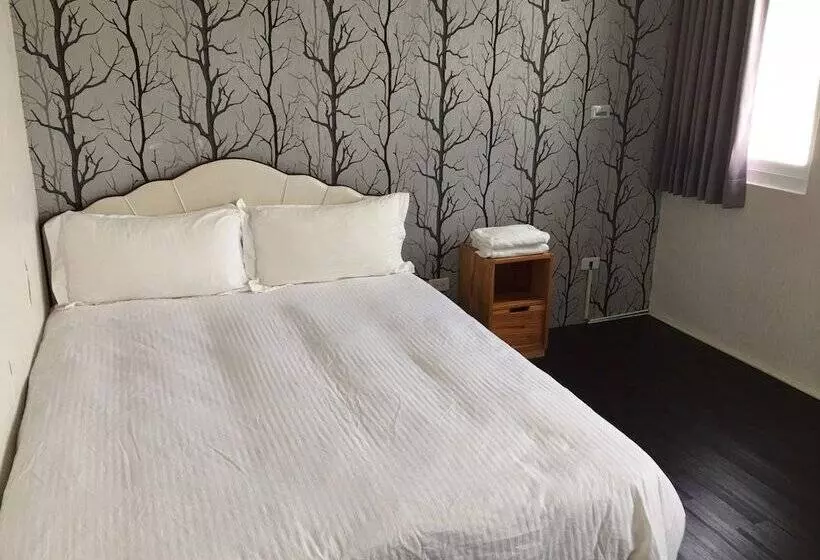 هتل کپسول Light Blue Hostel