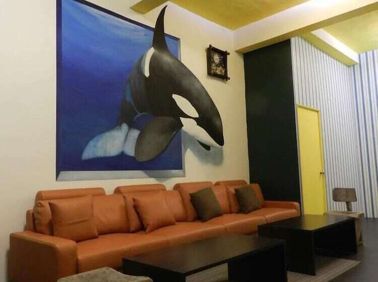 هتل کپسول Light Blue Hostel