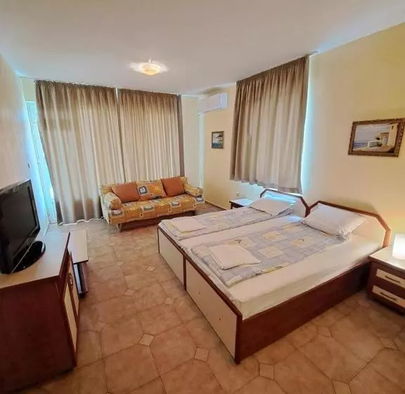 ペンション Guest House Polikseni