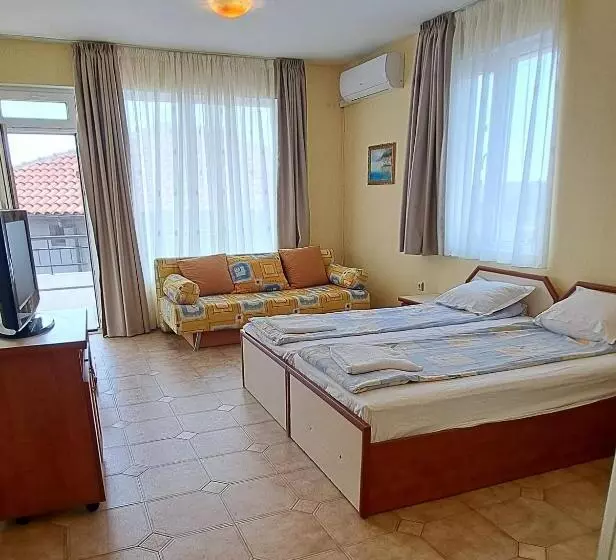 ペンション Guest House Polikseni