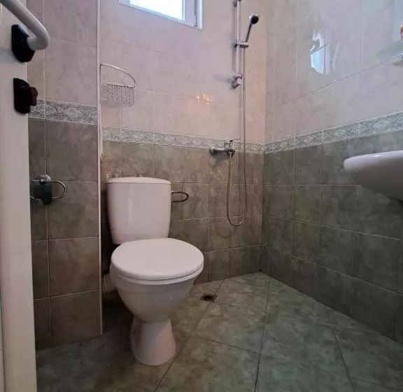 ペンション Guest House Polikseni