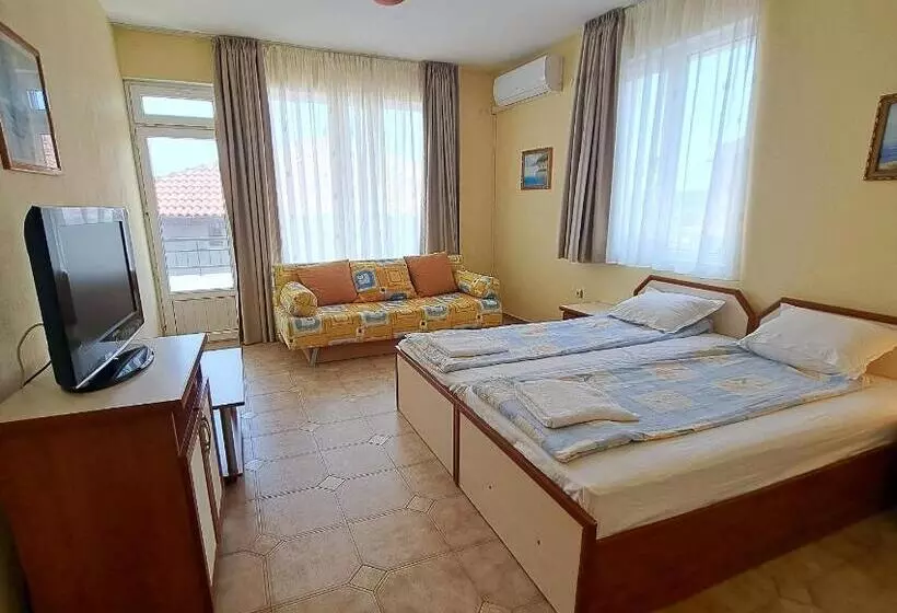 ペンション Guest House Polikseni