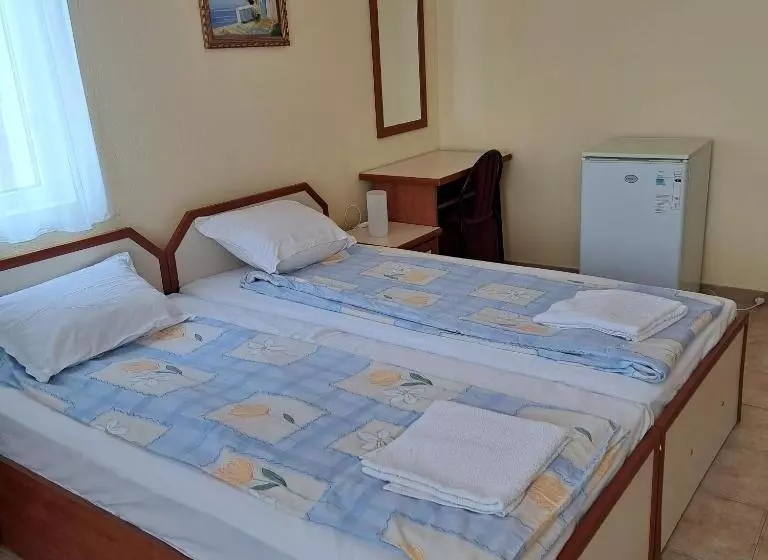 ペンション Guest House Polikseni