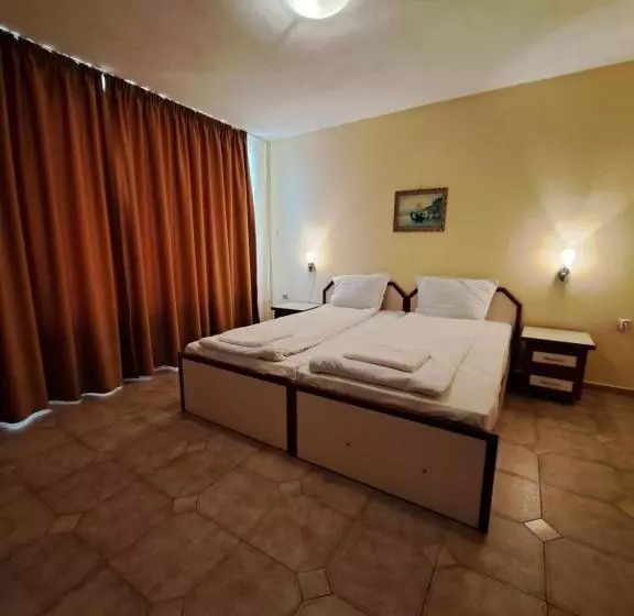 ペンション Guest House Polikseni