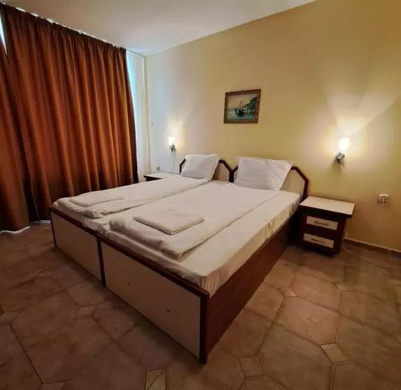 ペンション Guest House Polikseni