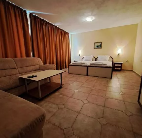 ペンション Guest House Polikseni