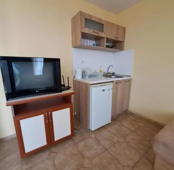 ペンション Guest House Polikseni