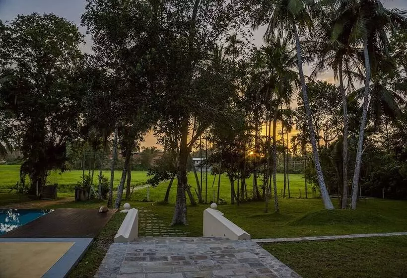 Majatalo Kurundu Villa By Unrushed