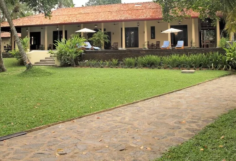 Majatalo Kurundu Villa By Unrushed