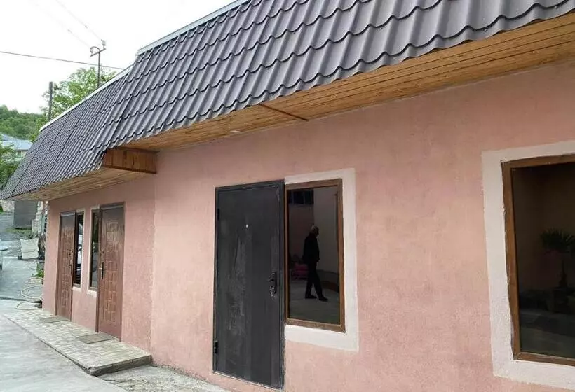 Retkeilymaja Dilbo House