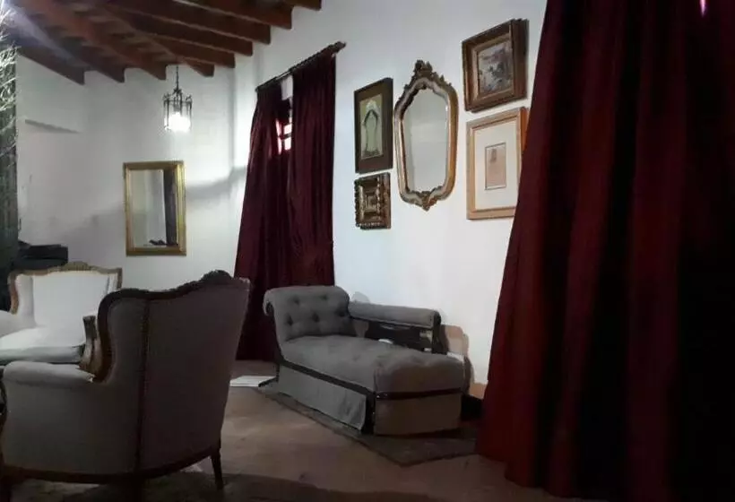 Retkeilymaja El Jarillal