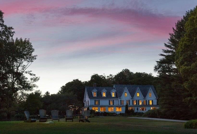 Общежитие Inn At Pleasant Lake