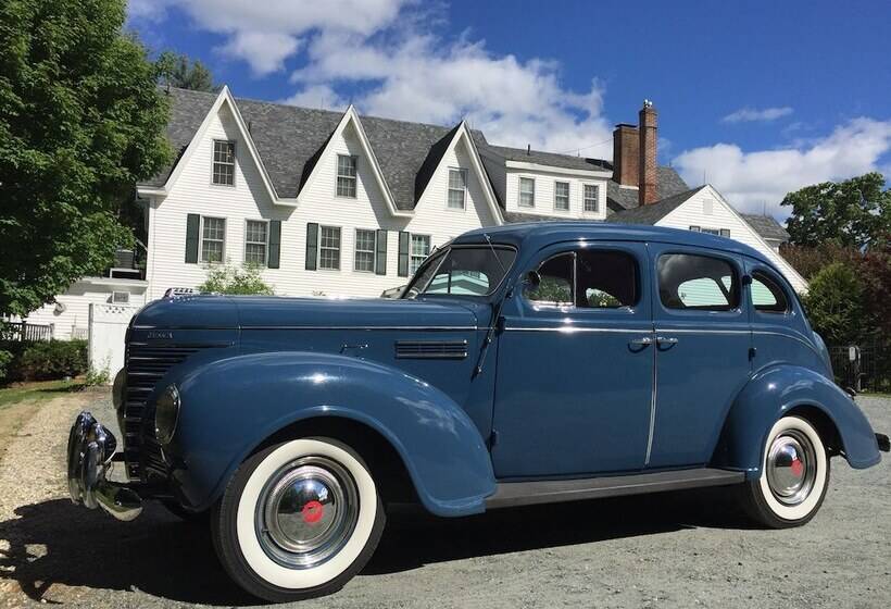 Общежитие Inn At Pleasant Lake