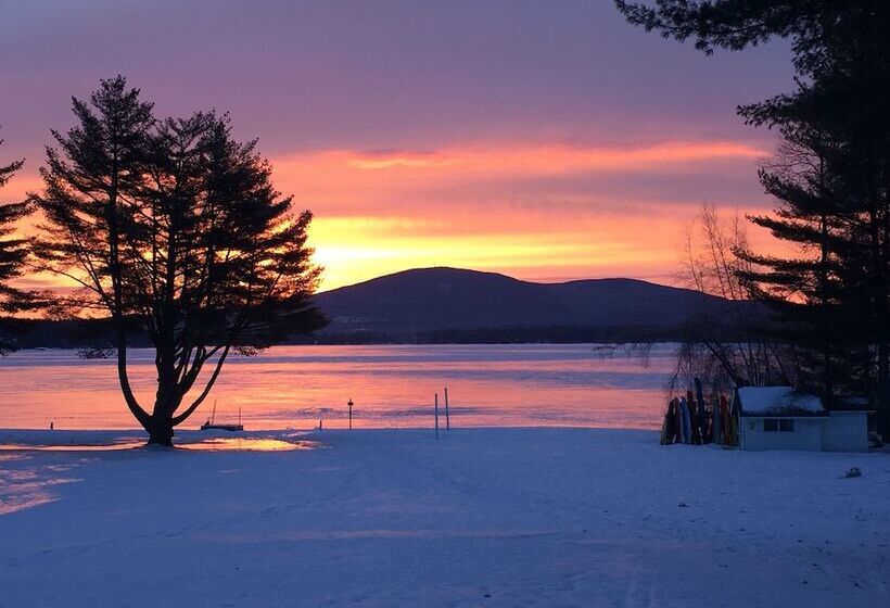 Общежитие Inn At Pleasant Lake