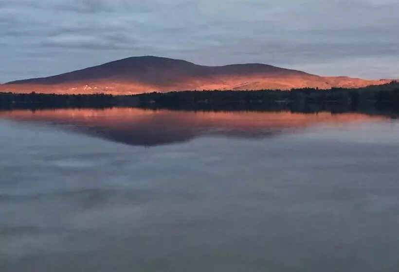 Retkeilymaja Inn At Pleasant Lake