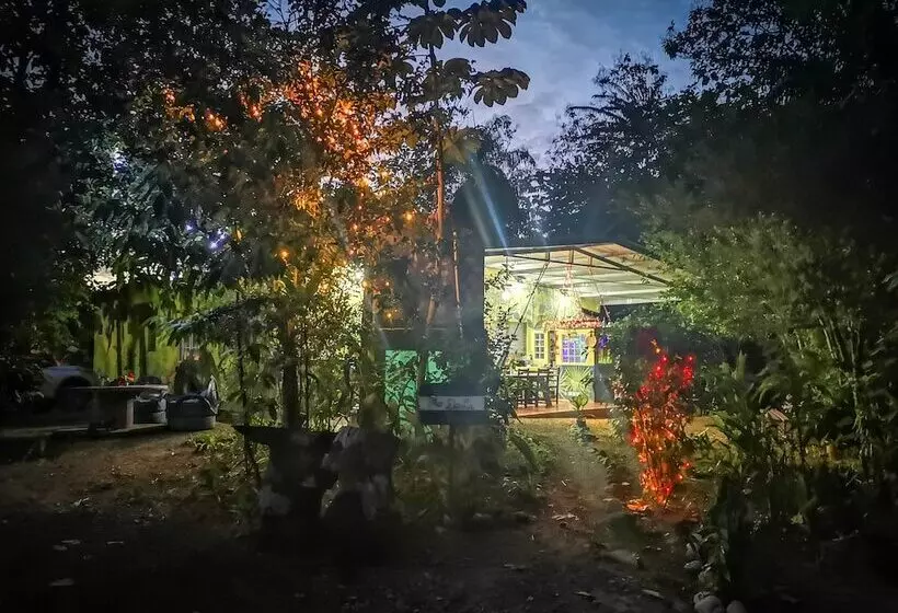 ユースホステル Residencia De La Marina