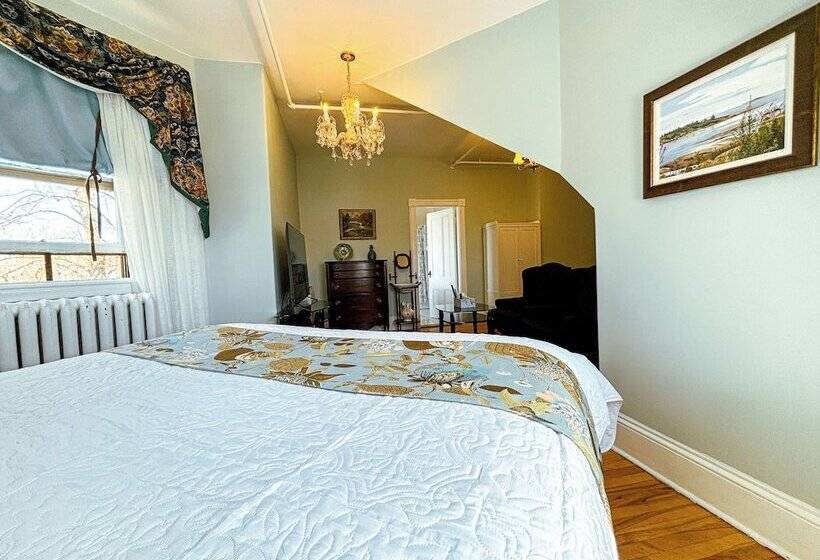 هاستل The Eden Hall Inn