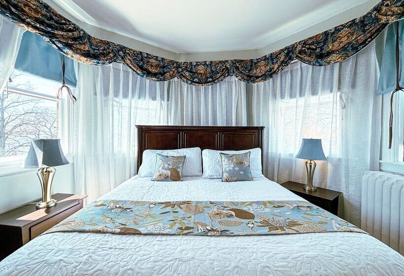 هاستل The Eden Hall Inn