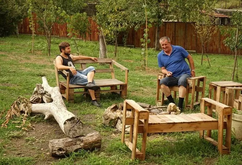 پانسیون Art House Kutateli