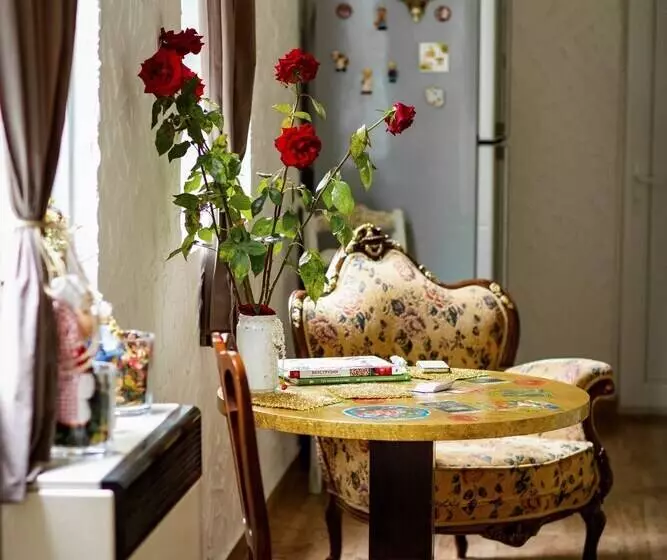 پانسیون Art House Kutateli