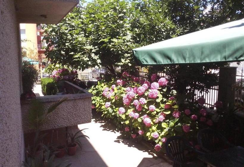 پانسیون Guest House Krasi