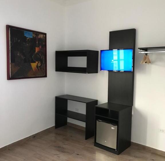 بنسيون Larq'a Park Rooms