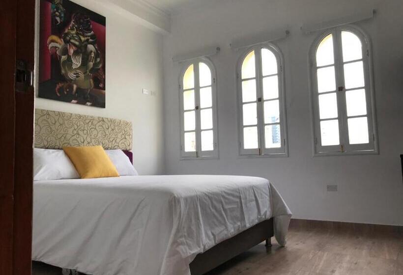 بنسيون Larq'a Park Rooms