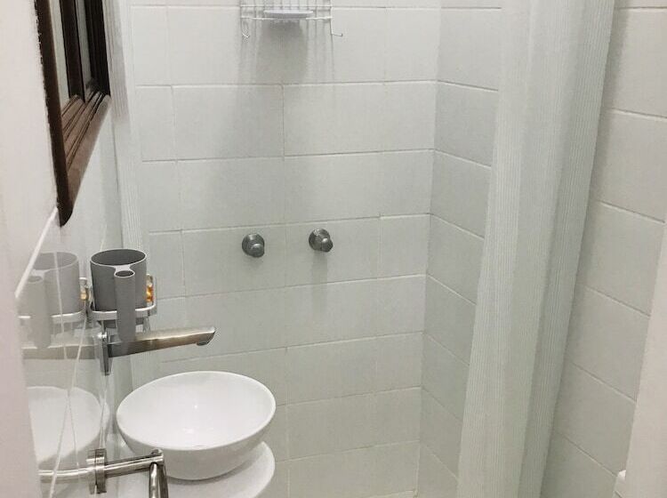 بنسيون Larq'a Park Rooms