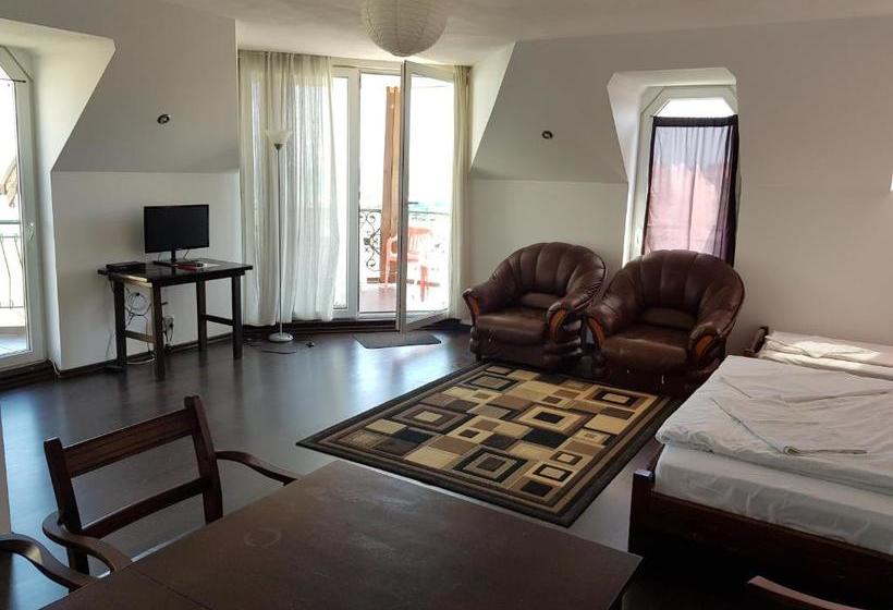 Пансион Sunny Island Obzor