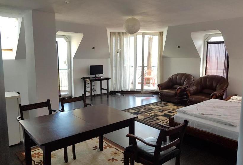 Пансион Sunny Island Obzor