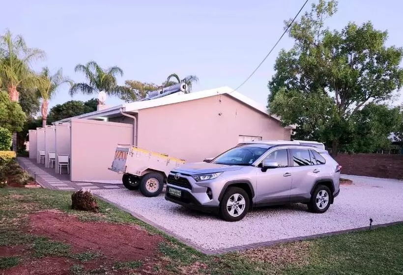 ペンション Green Kalahari Guesthouse