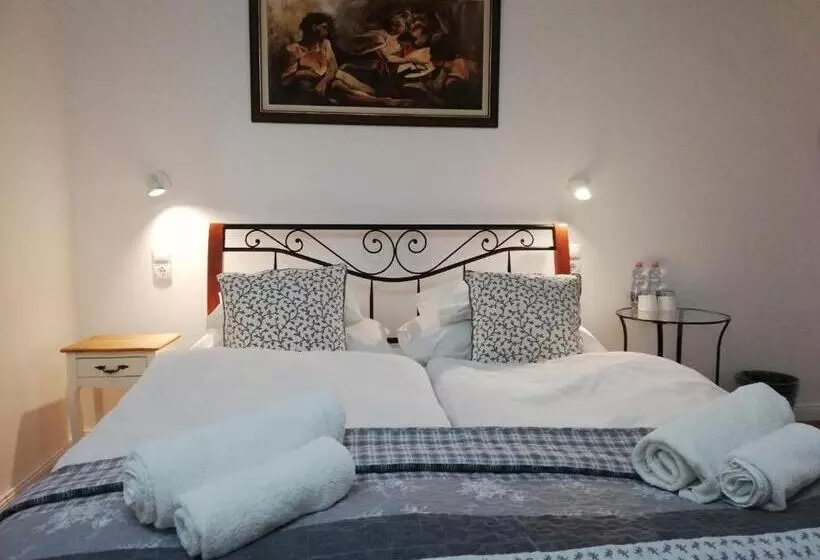 ペンション Malom Tó Vendégház Tapolca