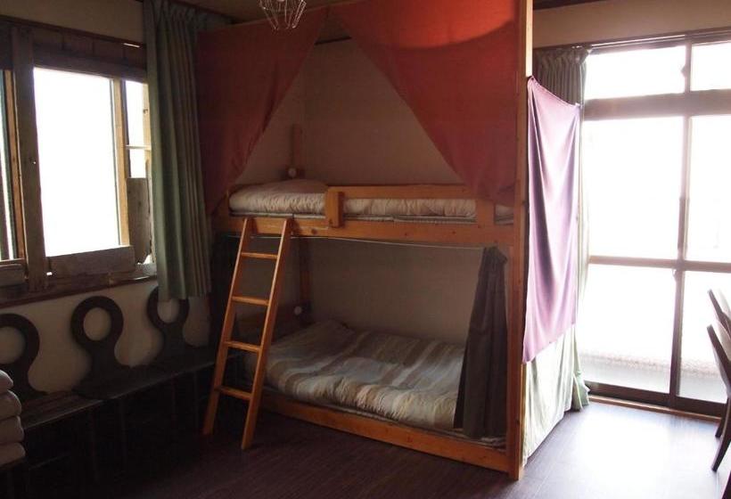 פנסיון Nikkorisou Backpackers Hostel