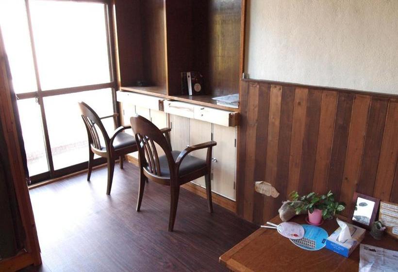 פנסיון Nikkorisou Backpackers Hostel